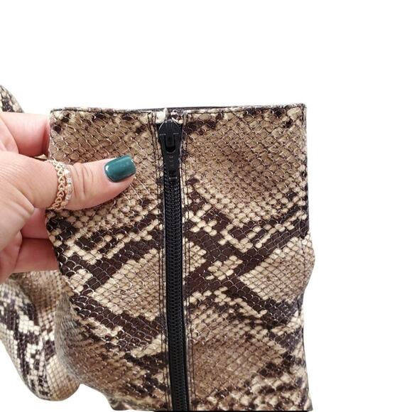 Stuart Weitzman Apollo Snakeskin Ankle Boots Size: 7.5 - Picture 5 of 9